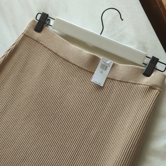 Old Navy Rib-Knit Midi Skirt for Women size Small Tall - Picture 4 of 8